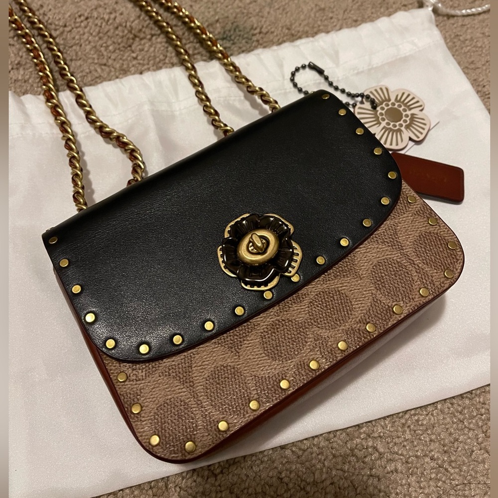 Coach Madison Bag 16 In Signature Canvas With Rivets